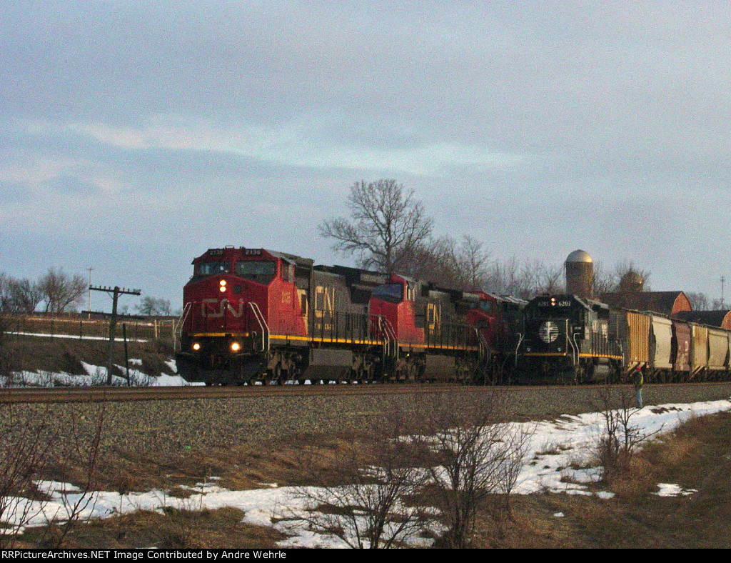 A491's elephant style GEs pass the helper unit on the waiting M340